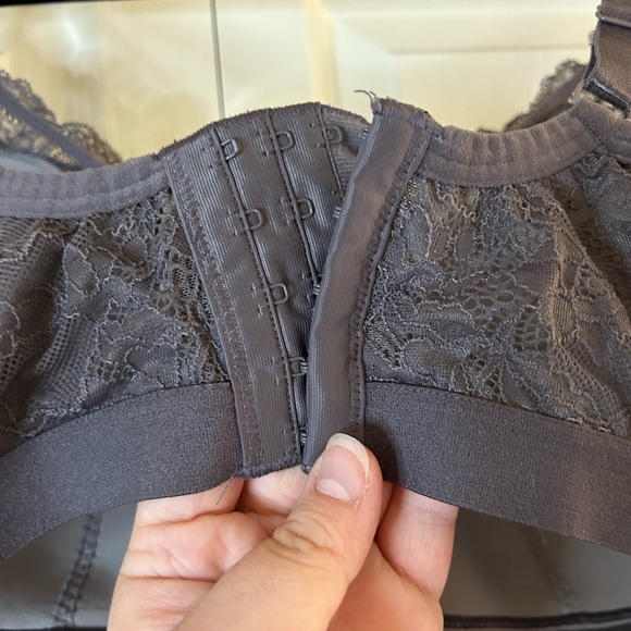 Grey lace bralette - Picture 5 of 5